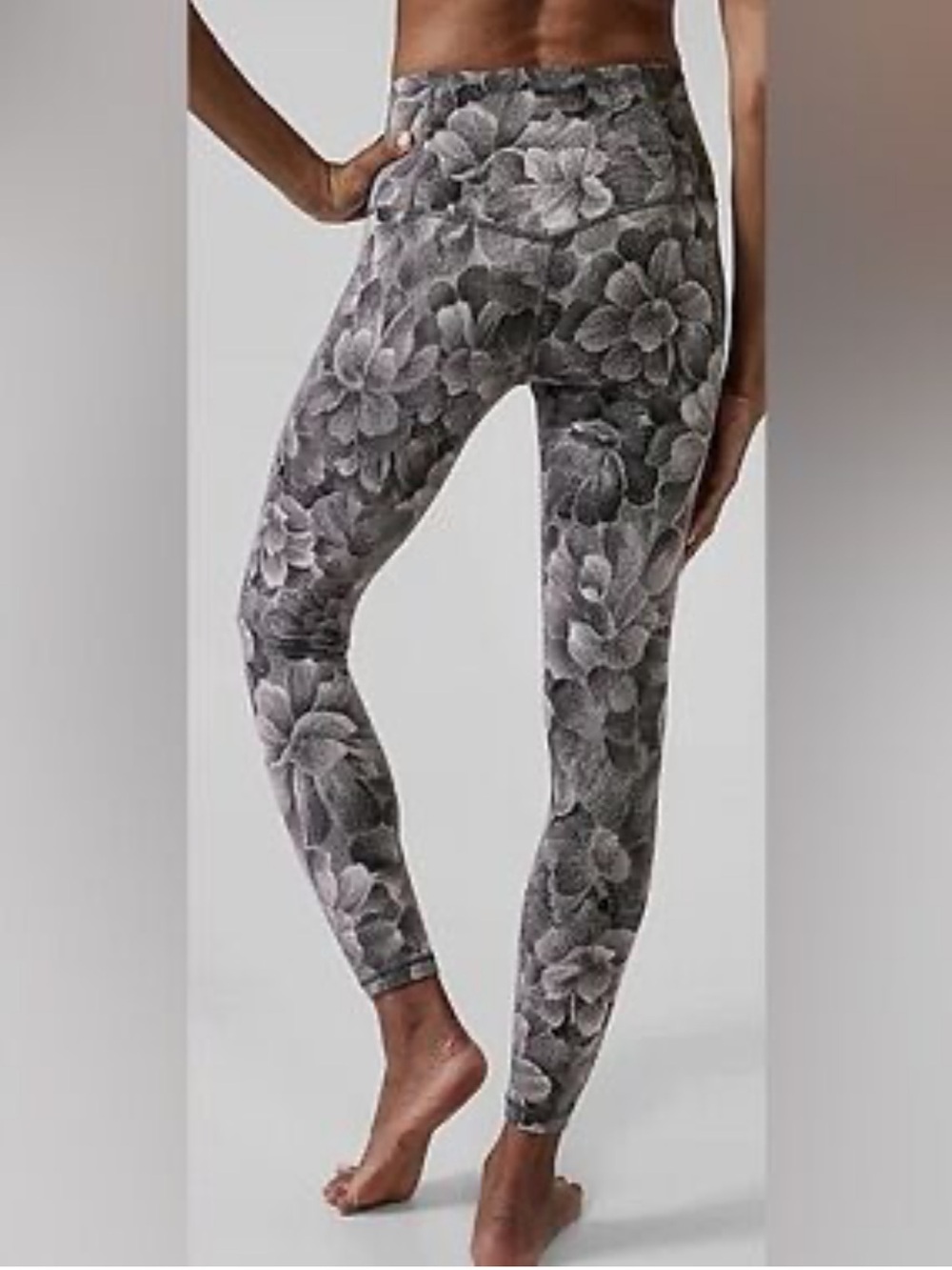 ATHLETA Elation Textured Tight - Chakra Floral Black Sea Salt - Medium